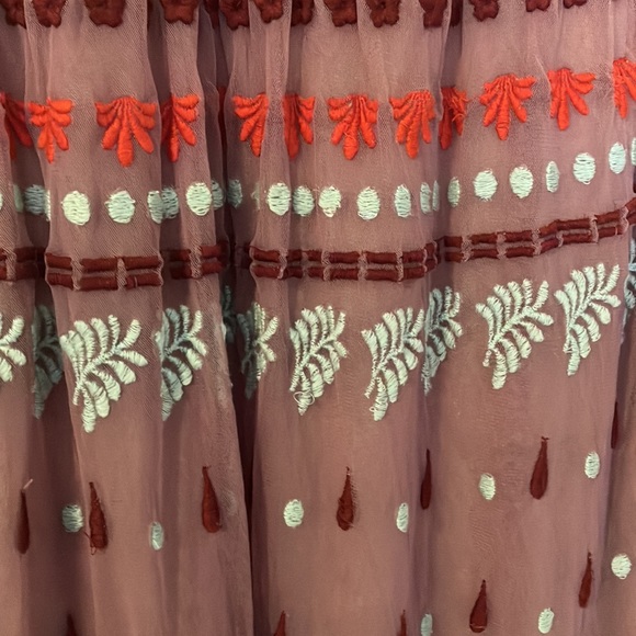 Sundance dress size 4, pink with pattern - Picture 3 of 4